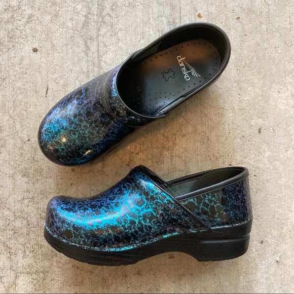 Dansko | Pewter Leopard Patent Professional Clogs - Picture 2 of 11